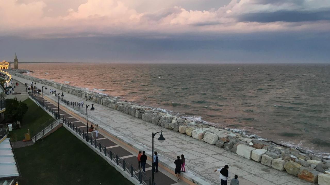 Ca Dell'Angelo - Caorle Aparthotel Buitenkant foto