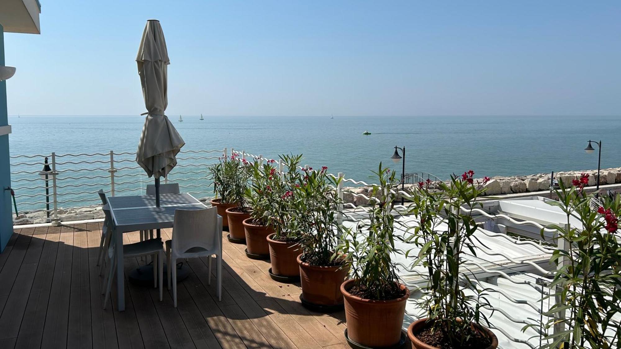 Ca Dell'Angelo - Caorle Aparthotel Buitenkant foto